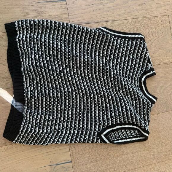 Evereve black and white knit sweater vest size small m11 - Picture 4 of 4